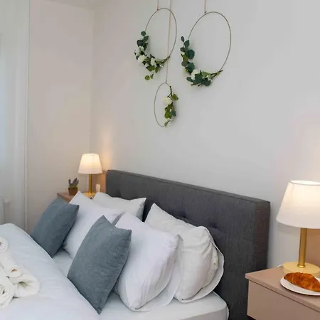 Into The Blue Kostrena