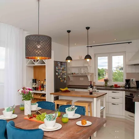 Apartman Into The Blue