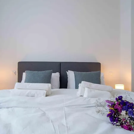 Into The Blue Apartman