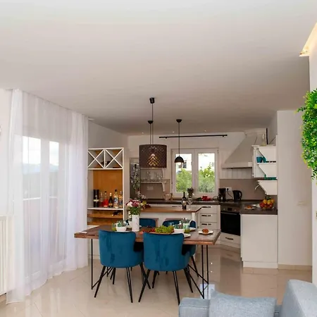 Apartman Into The Blue Kostrena