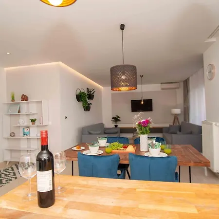 Into The Blue Kostrena