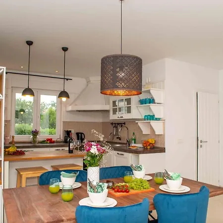 Into The Blue דירה *