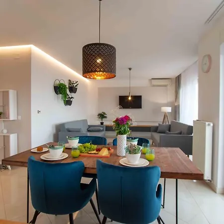 Apartman Into The Blue *